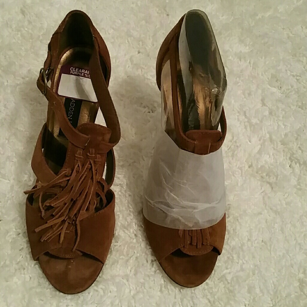 NWT  Steve Madden fringe shoes